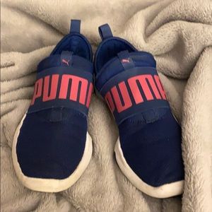 Size 5.5 size women’s puma sneakers gently worn